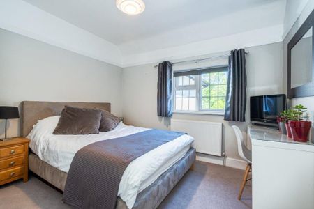 4 bedroom detached house to rent - Photo 4