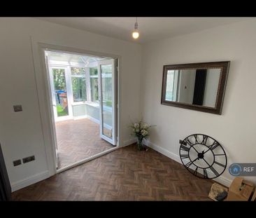 2 bedroom bungalow to rent - Photo 3