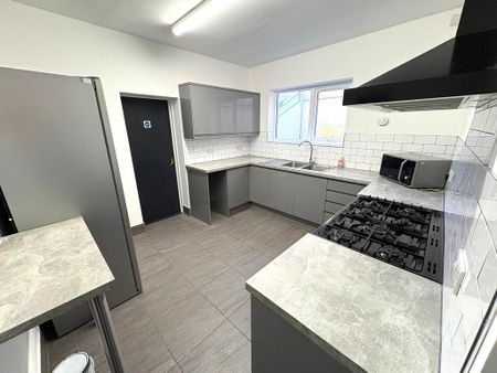 7 bedroom house share to rent - Photo 3
