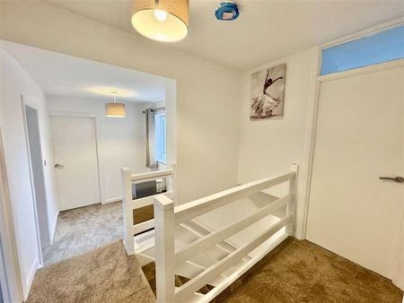 Hall Grove, Staincross, Barnsley, S75 - Photo 2