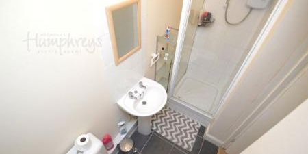 Marshall Terrace, DH1 - Photo 3