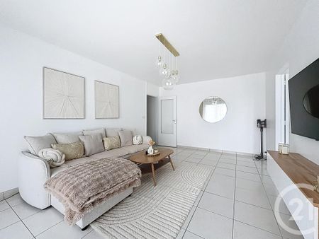 Location Appartement 2 pièces 52m² LA CHAPELLE ST LUC 10600 - Photo 2