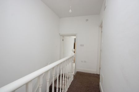 Bath Road, Kettering, Northamptonshire, NN16 - Photo 3