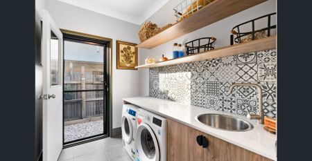 Beautiful four bedroom home - Photo 3