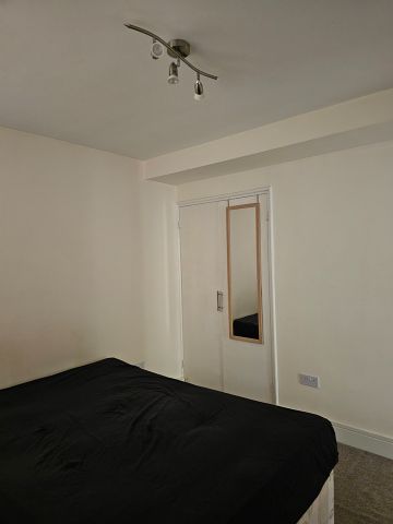 Room in a Shared Flat, Campbell Court, NW9 - Photo 3