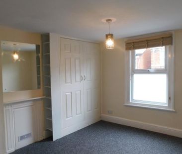 4 bedroom semi-detached house to rent - Photo 3