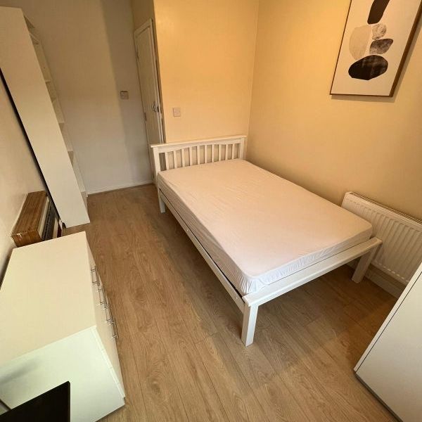 Room in a Shared Flat, Wedgwood House, SE11 - Photo 1