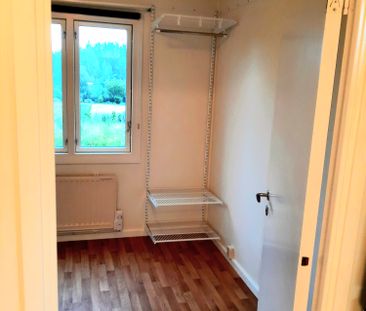 Skalhamravägen, Gottröra - Foto 1