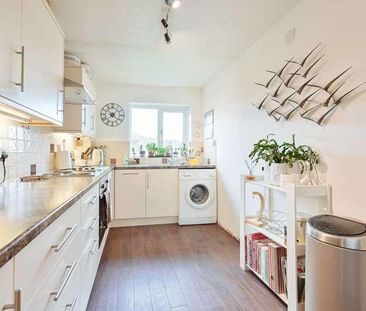 Chenies Way, Watford, Watford, WD18 - Photo 2