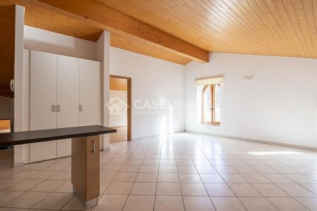 LUMINOSO 3.5 LOCALI MANSARDATO A SIGIRINO - Foto 4