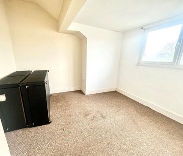 2 Bedroom Apartment To Let - Photo 3