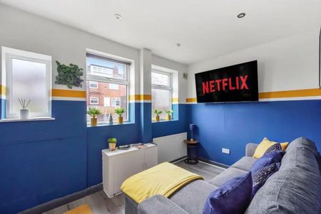 3 bedroom terraced house to rent - Photo 2