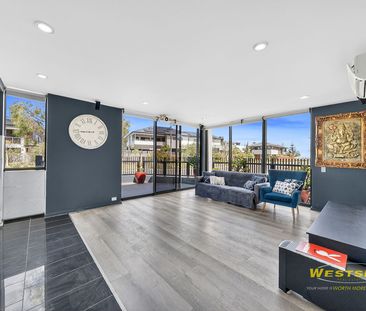 Stylish Marina Living with Private Courtyard - Furnished Option als... - Photo 5