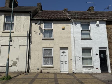 2 bedroom terraced house to rent - Photo 3