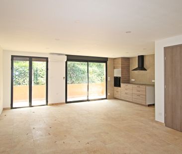 Location Maison 3 pièces 60m² LA LONDE LES MAURES 83250 - Photo 1