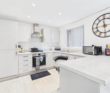 4 bedroom detached house to rent - Photo 3