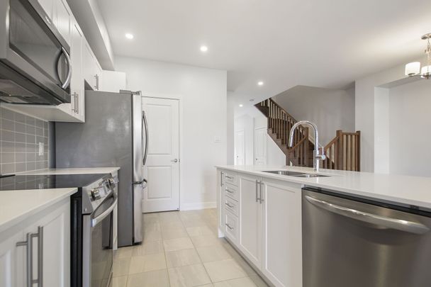 For Lease - 534 CORRETTO Place, Barrhaven, Ontario - Photo 1