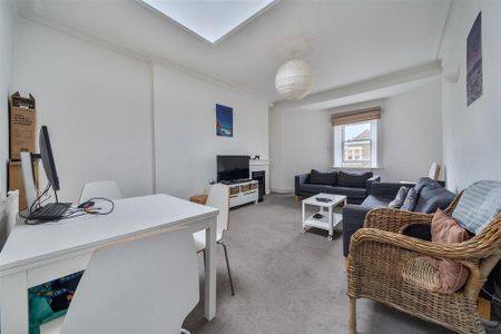 3 bedroom apartment to rent - Photo 2