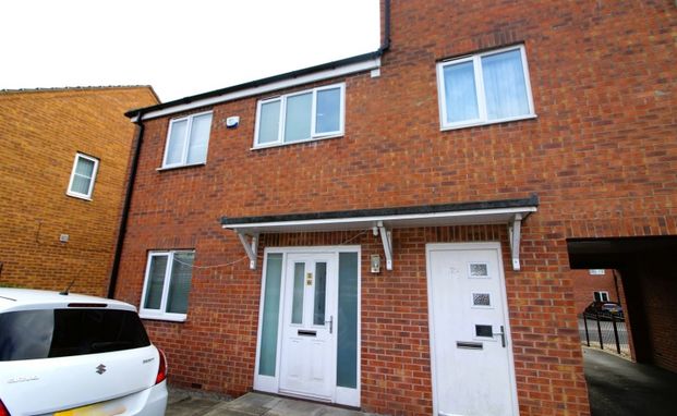 Swarcliffe Approach, LS14 - Photo 1