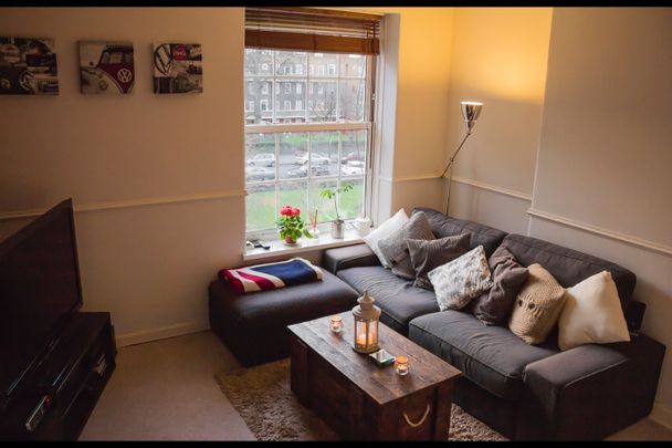 2 Bed Flat, Union Grove, SW8 - Photo 1