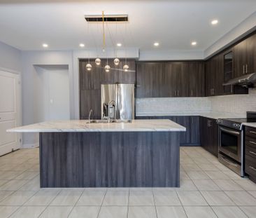 For Lease - 142 Martin Trail, New Tecumseth, Ontario - Photo 2