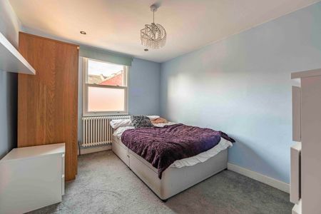 5 Bed Terraced House, Warwick Road, E15 - Photo 4