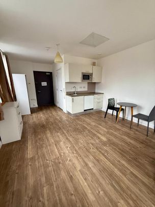 Studio to rent - Photo 1