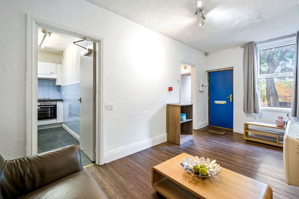 18 ST JOHNS TERRACE Leeds - LS3 1DY - Photo 1