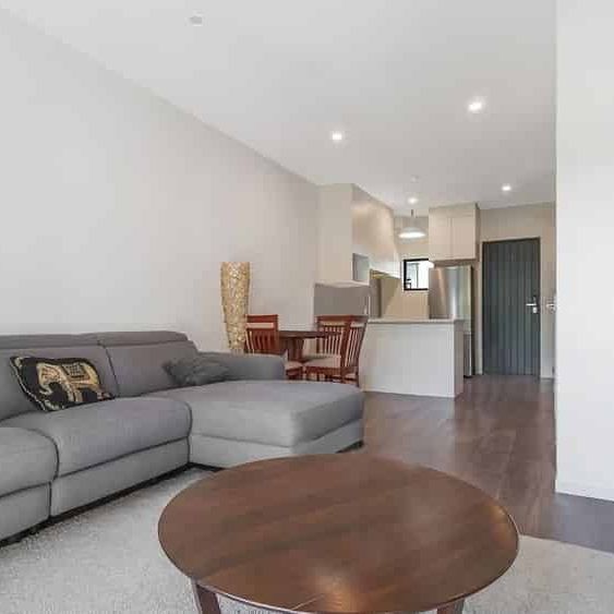 2 bedrooms + office + carpark - Glen Eden Townhouse - Photo 1