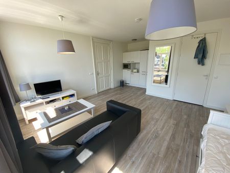 [July] Furnished room with private bathroom and shared kitchen - Photo 2