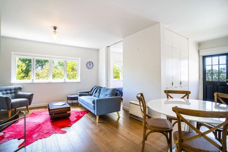 Fully Renovated - As Seen in House & Garden - Photo 2