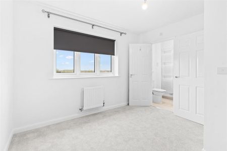 4 bedroom terraced house to rent - Photo 2