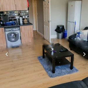 2 Bed - Flat 2, 205 Belle Vue Road, Woodhouse, Leeds - LS3 1HG - Student - Photo 2