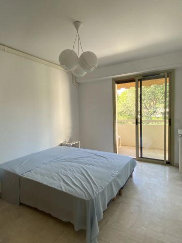 Location Appartement 3 pièces 82m² CANNES 06400 - Photo 3