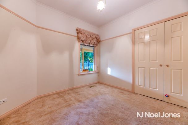 1A Menin Road, NUNAWADING - Photo 1