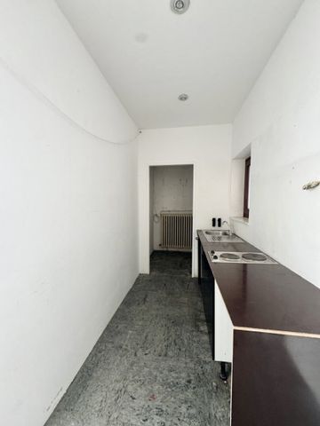 Attraktive Gewerbefläche in Bestlage – als Lokal, Nagelstudio, Massage, Büro, Atelier nutzbar – ab sofort verfügbar. - Photo 2