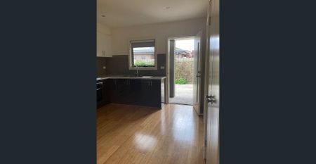 Low-Maintenance Living in a Prime Thomastown Location - Photo 4