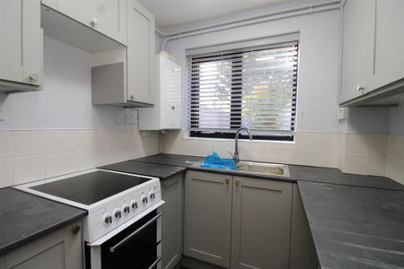 1 bedroom end of terrace house to rent - Photo 2