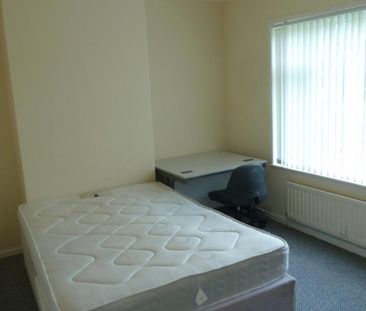 1 bedroom in a house share to rent - Photo 4
