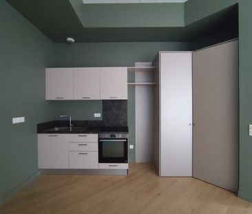 Location Appartement 1 pièce 40m² LA ROCHELLE 17000 - Photo 2