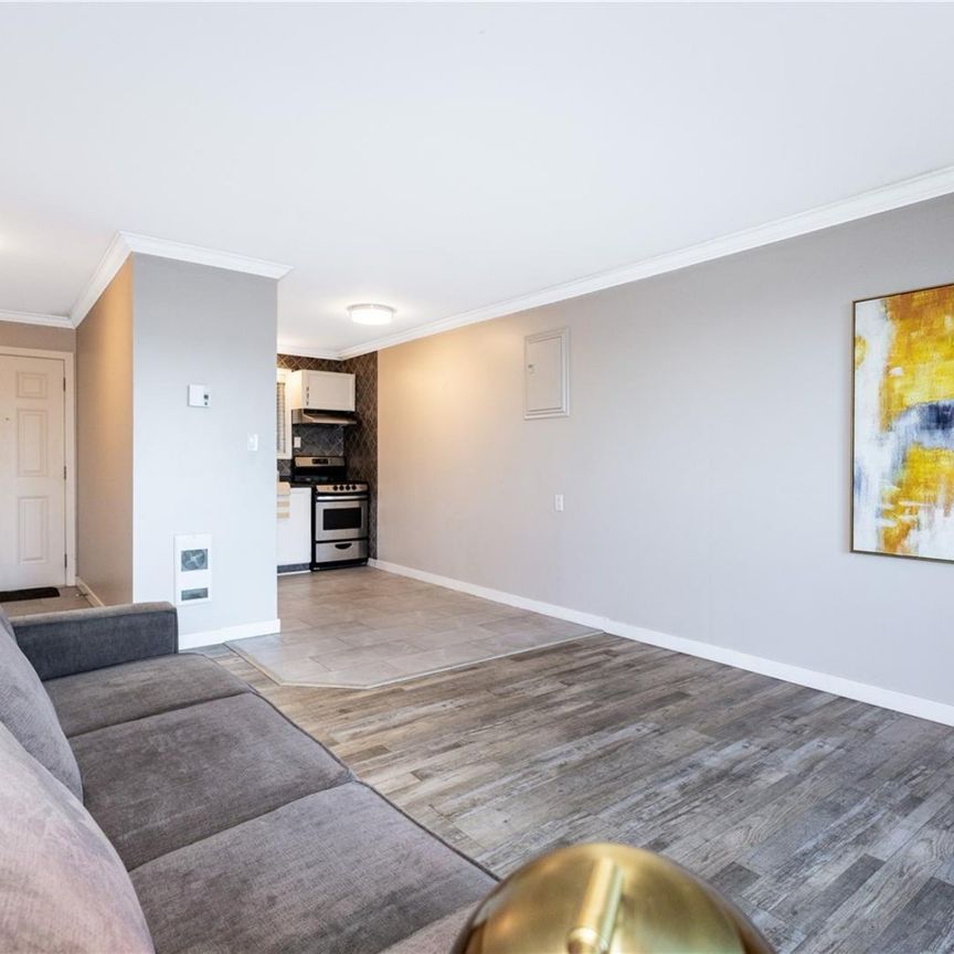 Cozy ocean view condo (Campbell River) - Photo 1
