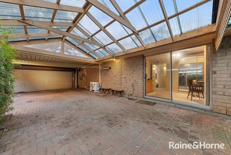 Spacious Family Home in a Prime Ridgehaven Location! - Photo 2