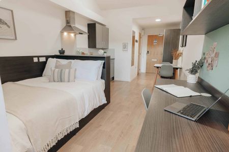 Silver Studio (Top Floor) - Photo 5