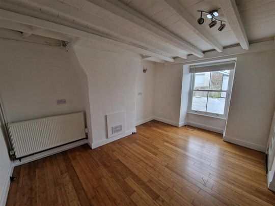 2 bedroom terraced house to rent - Photo 1