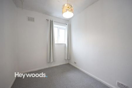 4 bedroom townhouse to rent - Photo 2