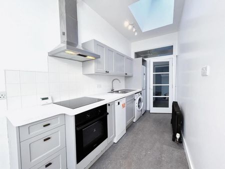 1 bedroom Flat To Let Total Size: 496 SQ FT - Photo 5