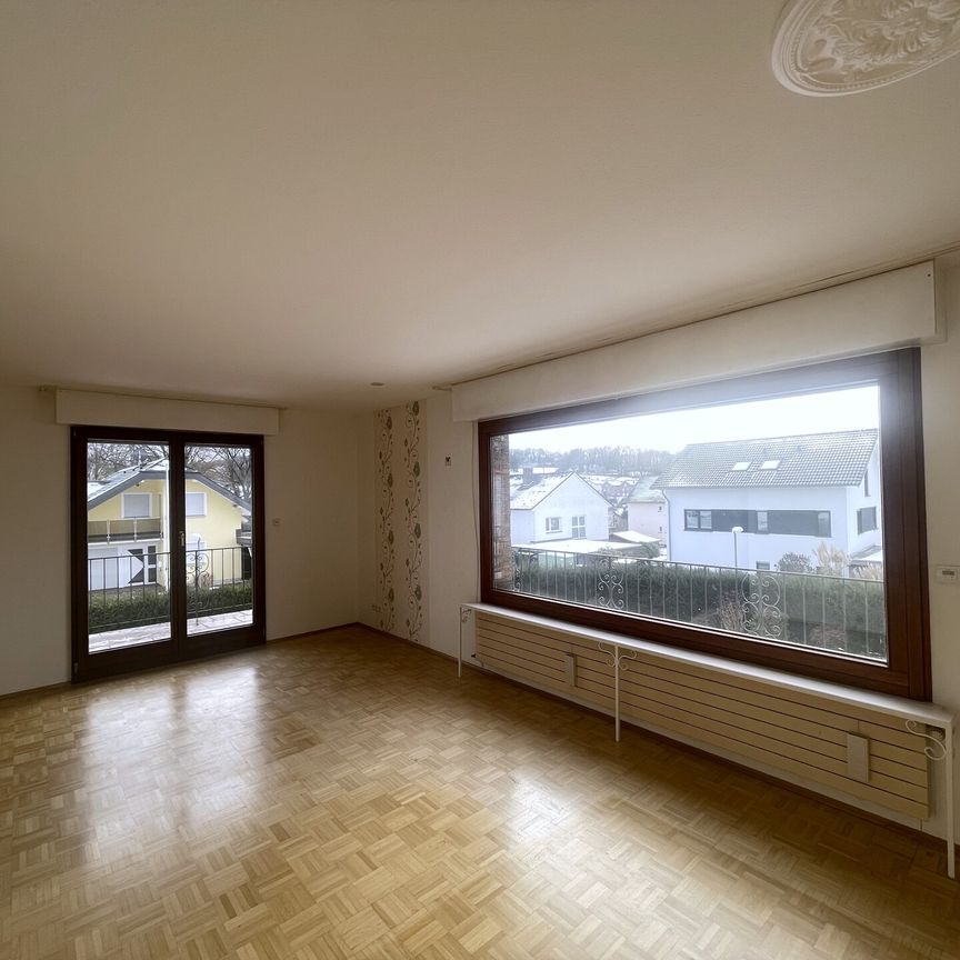 Freistehendes Einfamilienhaus in ruhiger Wohnlage mit Garten und Doppelgarage - Foto 1