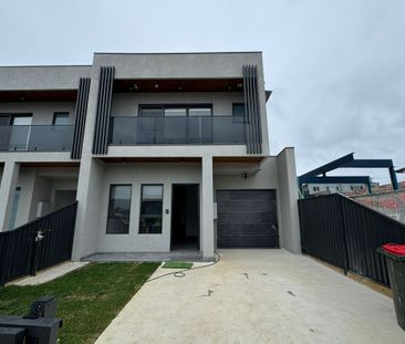 5 Bedroom Modern Family Home&excl; - Photo 2