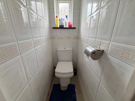 3 bedroom semi-detached house to rent - Photo 2