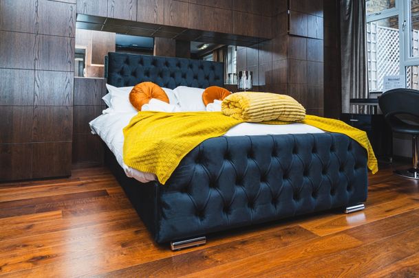 Studio Flat, Wilton Road, SW1V - Photo 1